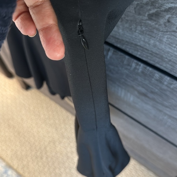 Top fit and flare. Zip on side Jacob brand - Picture 3 of 3